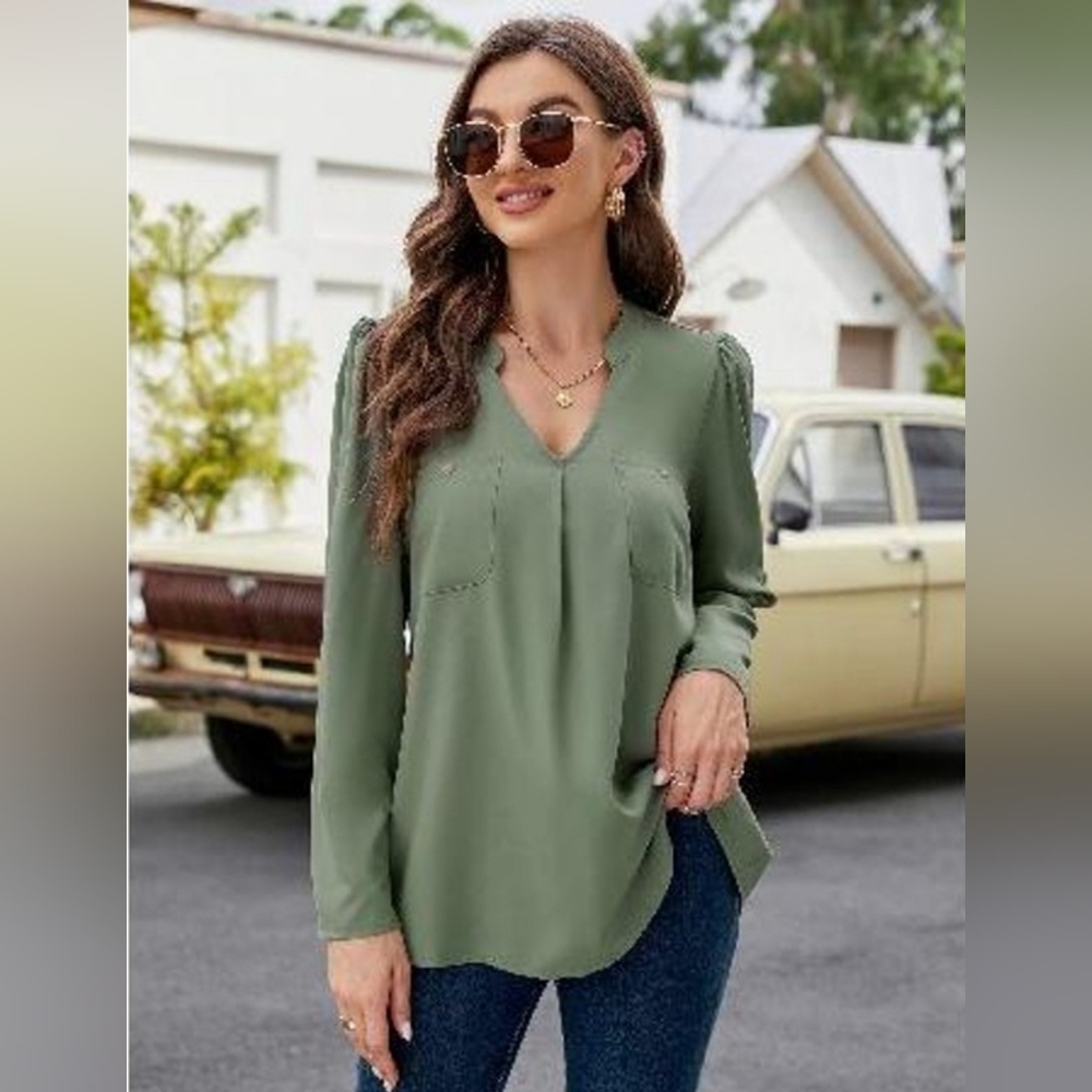 New with tags! Missky Womens XL long sleeve Vneck pleated tunic blouse green